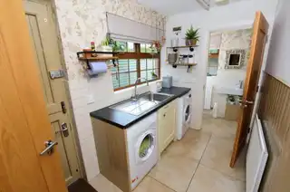 4 Riverside MeadowImage 7