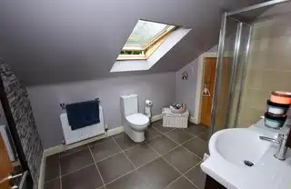 4 Riverside MeadowImage 18